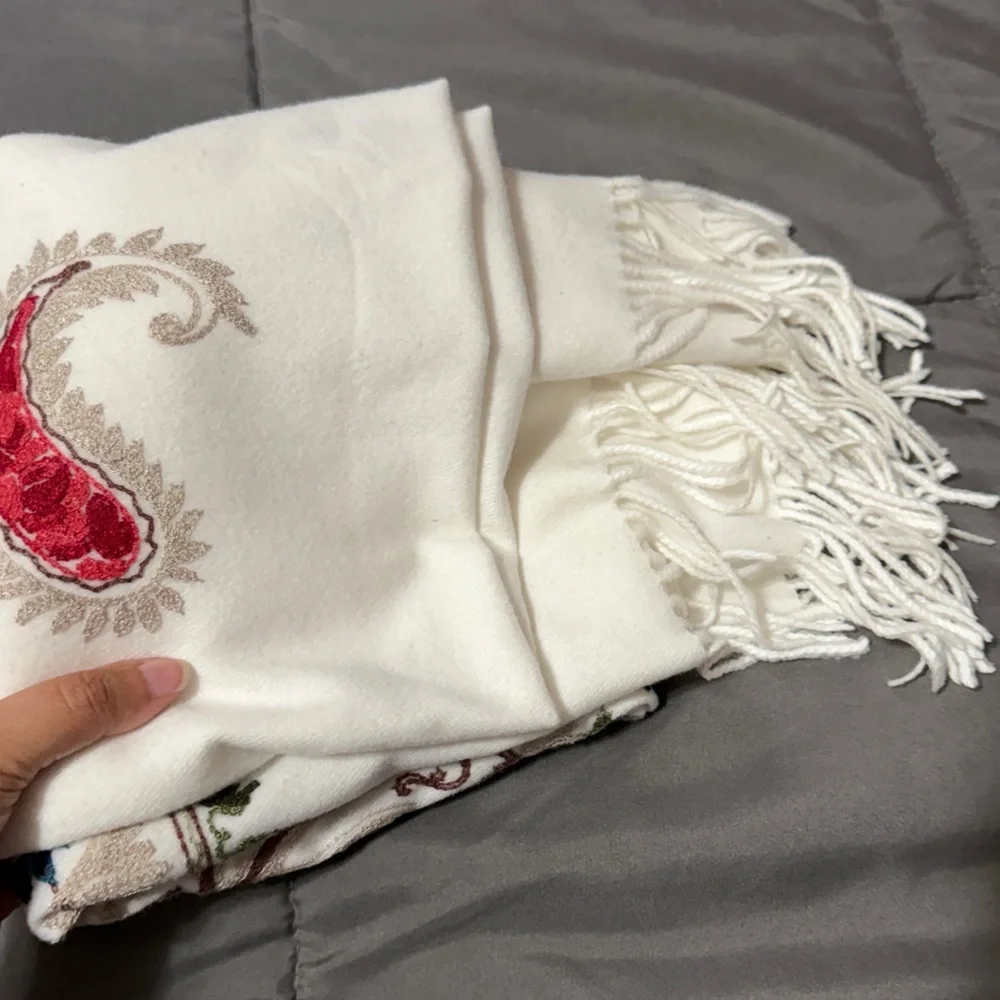 Urban CoCo Women’s Embroidered Shawl Scarf Wraps Colorful Detailed Ethnic Design